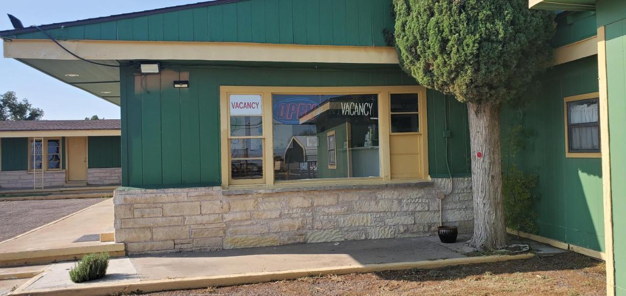 Town & Country Hotel Fort Stockton Exterior photo